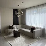 Elegant In Bergen- Private Outdoor Patio And Free Parking