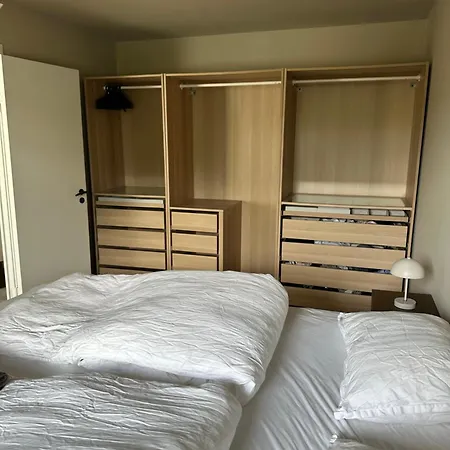 Elegant In Bergen- Private Outdoor Patio And Free Parking 베르겐