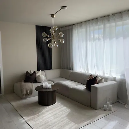 Elegant In Bergen- Private Outdoor Patio And Free Parking