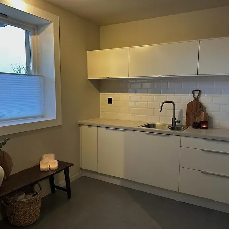 Elegant In Bergen- Private Outdoor Patio And Free Parking 베르겐