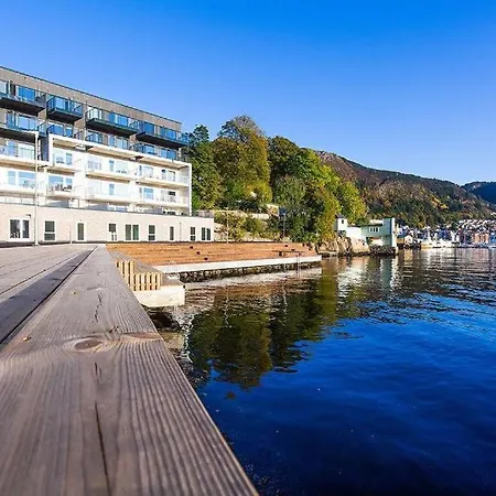 Elegant In Bergen- Private Outdoor Patio And Free Parking Apartament *