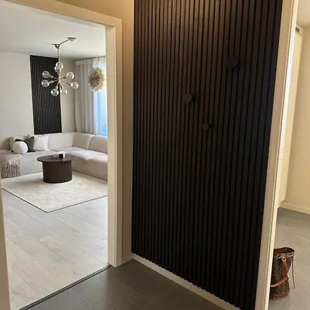 아파트 Elegant In Bergen- Private Outdoor Patio And Free Parking *