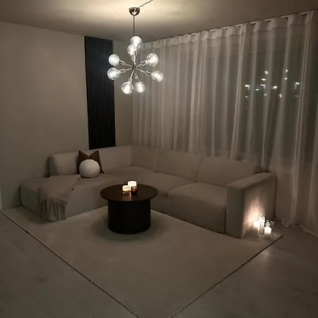아파트 Elegant In Bergen- Private Outdoor Patio And Free Parking