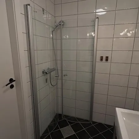 Lägenhet Elegant In Bergen- Private Outdoor Patio And Free Parking *