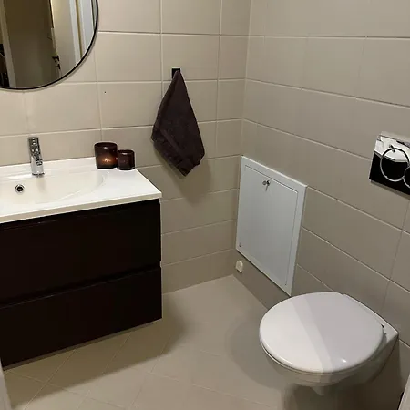 Apartament Elegant In Bergen- Private Outdoor Patio And Free Parking