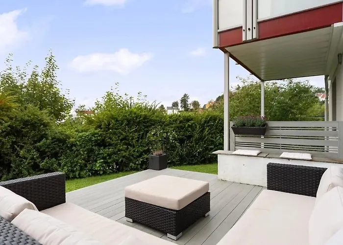 Lejlighed Elegant In Bergen- Private Outdoor Patio And Free Parking Bergen