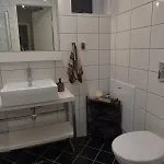 דירה Elegant In Bergen- Private Outdoor Patio And Free Parking